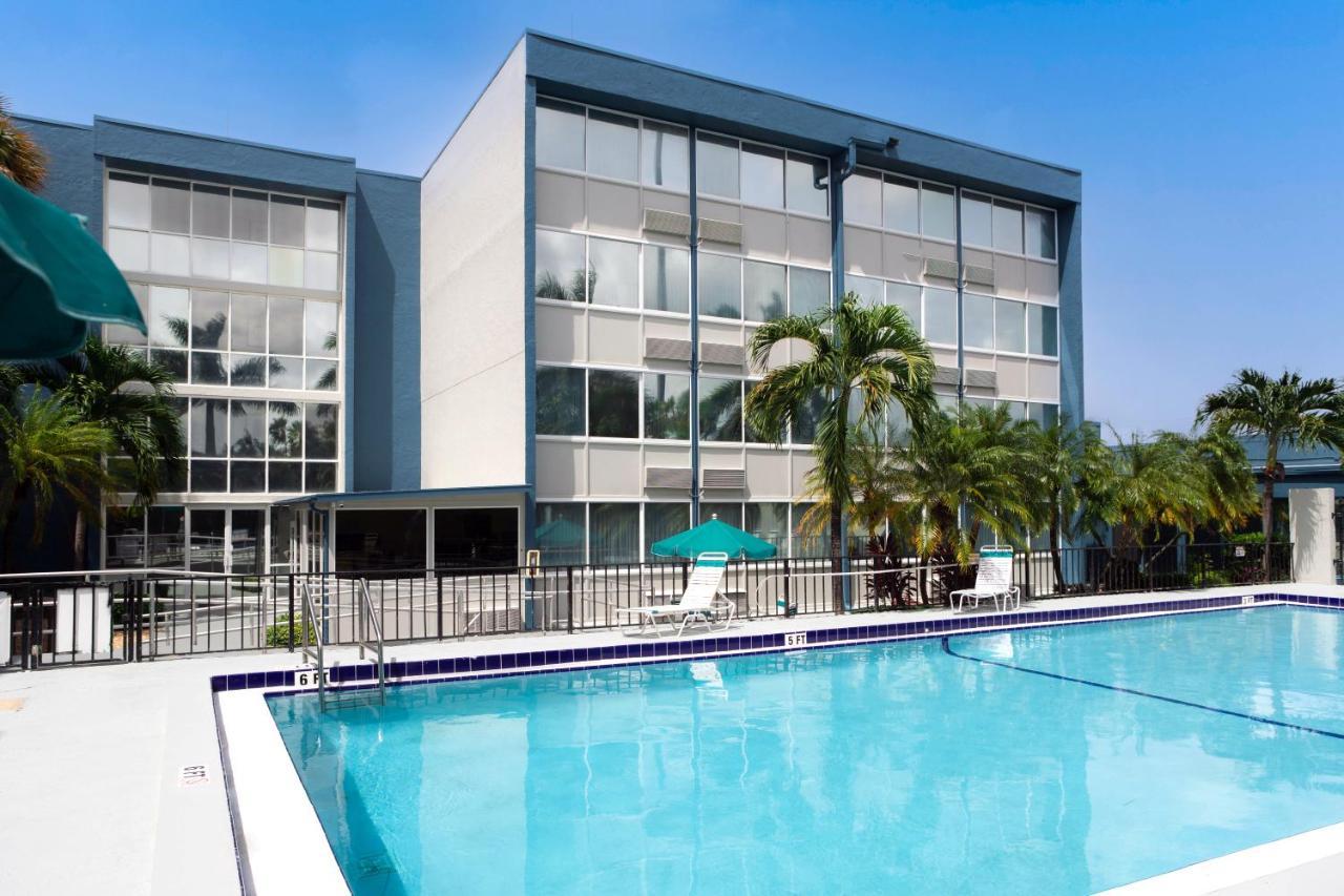 Hotel Envision Miami International Airport Medley