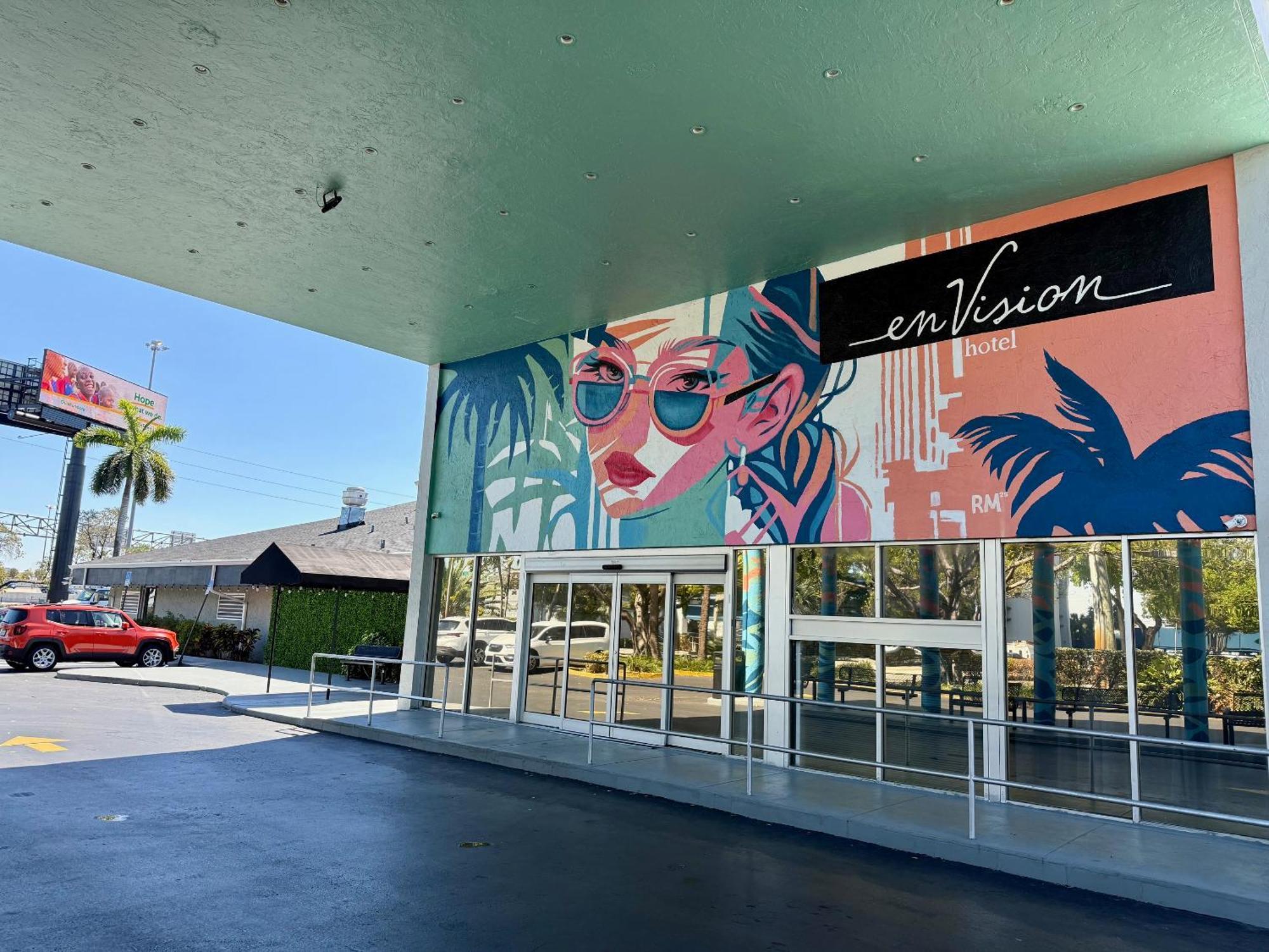 Hotel Envision Miami International Airport