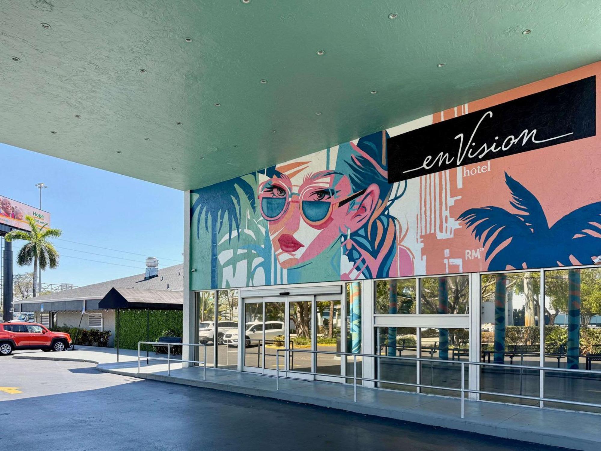 Envision Miami International Airport Hotel 3*