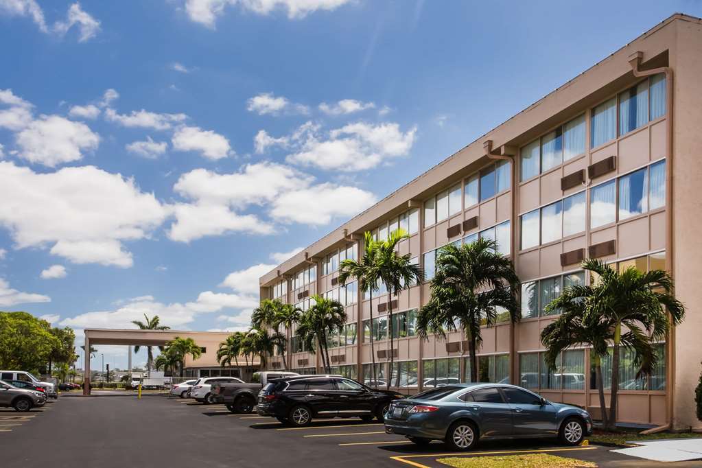 Envision Miami International Airport 3*