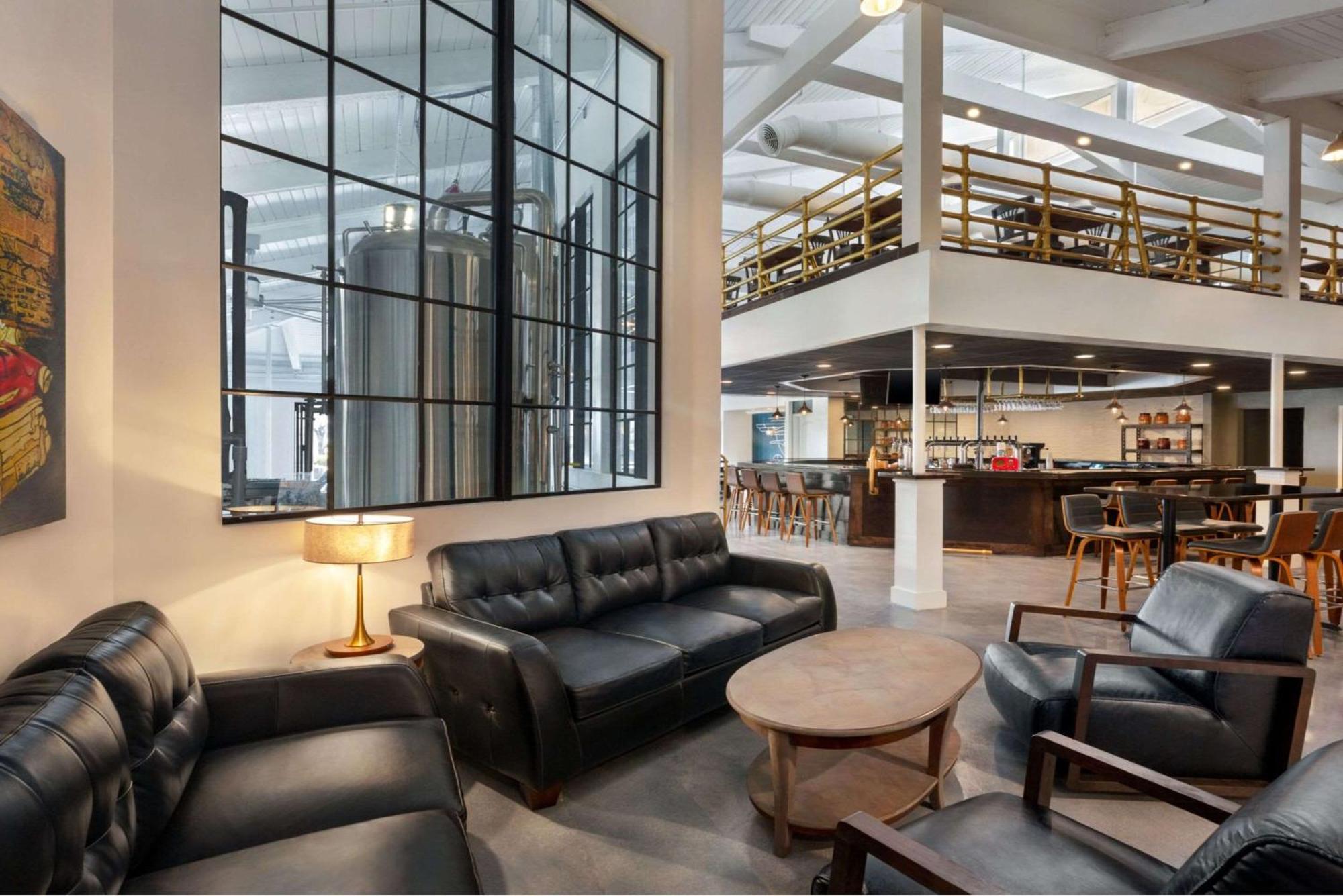 Envision Miami International Airport Hotel Medley