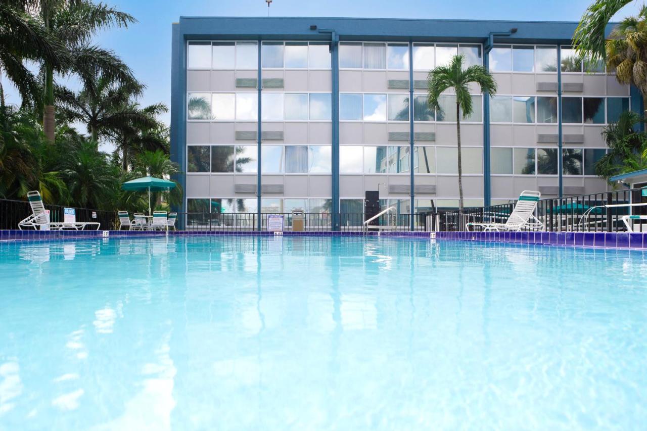 Envision Miami International Airport 3*