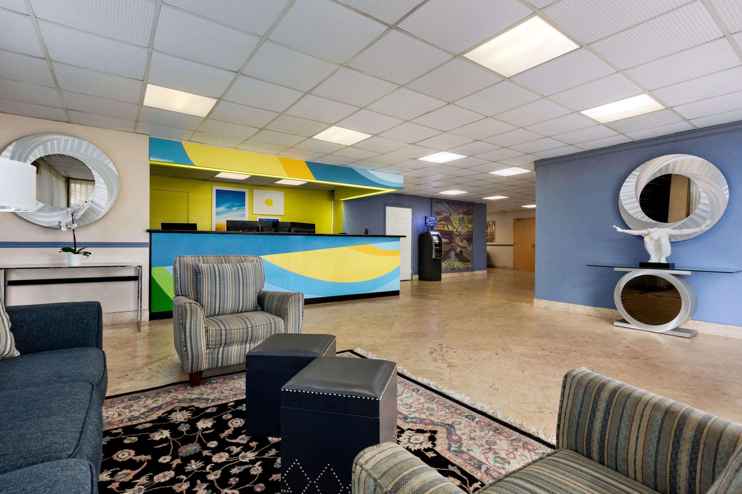 Envision Miami International Airport 3*