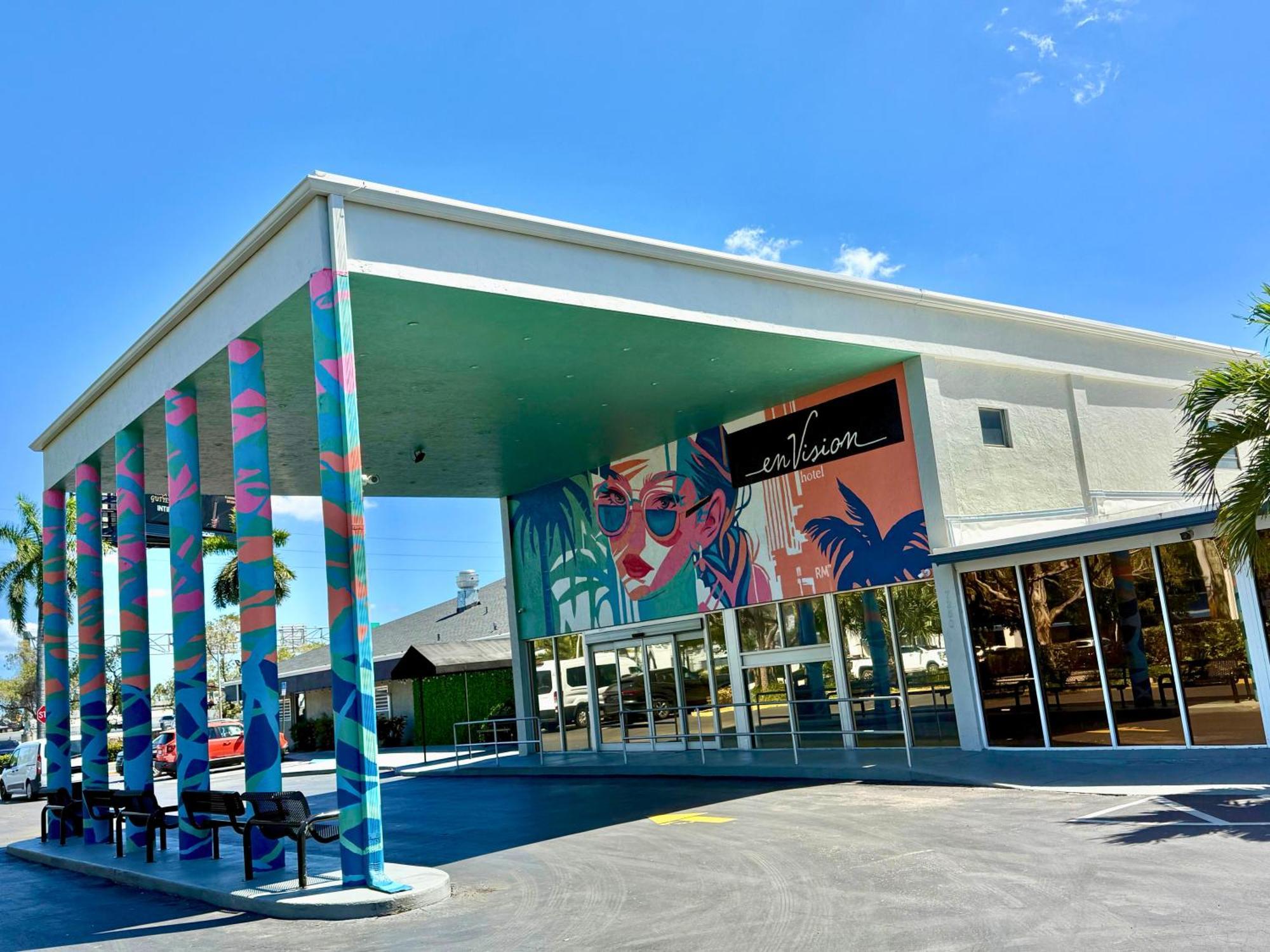 Hotel Envision Miami International Airport